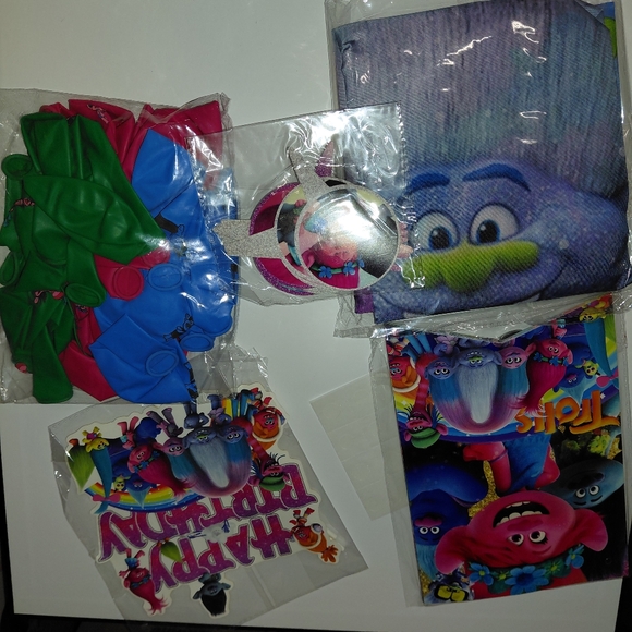 Trolls Birthday Party Supplies Set - Picture 1 of 8